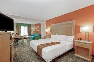 Deluxe Studio King Suite Non-Smoking
