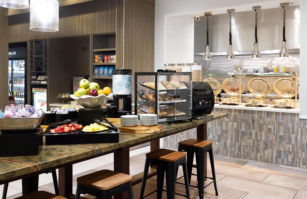 Hilton Garden Inn Grand Forks-Und-1